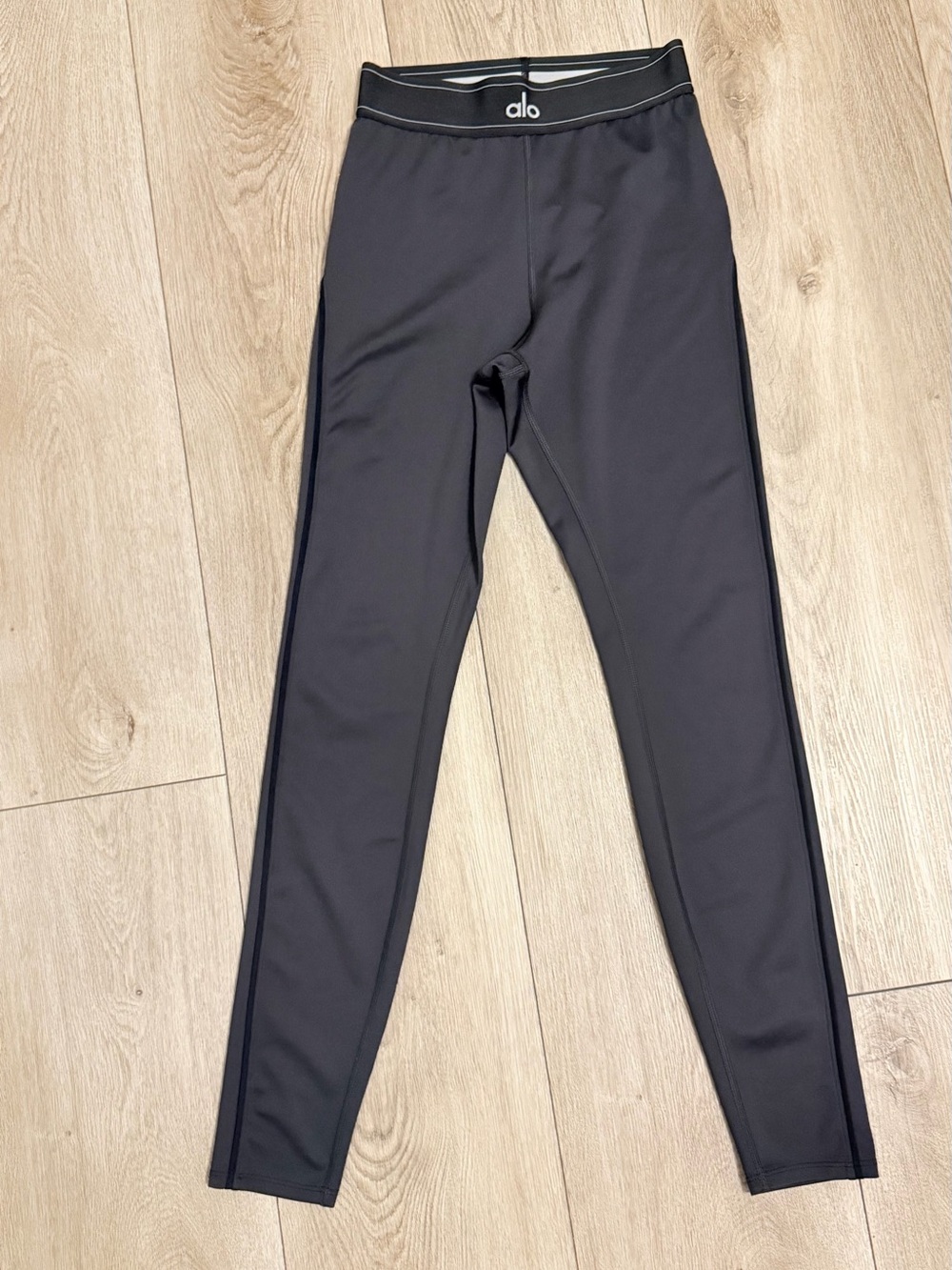 Alo Yoga Airlift High-Rise Gray Leggings